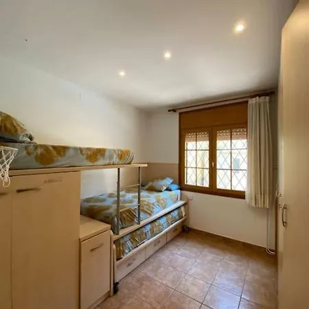Casa Con Jardin En Barcelona Ideal Familias. *
