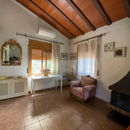 Casa Con Jardin En Barcelona Ideal Familias. Holiday home Sant Cugat del Valles